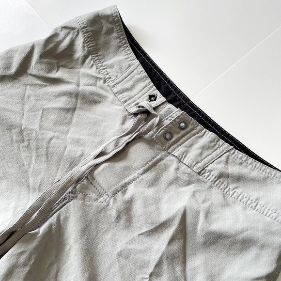 Quicksilver Board Shorts (XS) - Picture 2 of 5